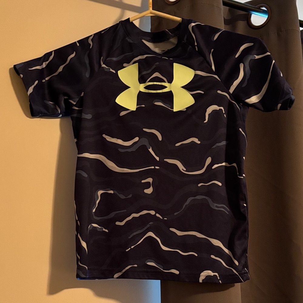5/$25 Under Armour Kids' Navy and Neon Yellow Camo Tee